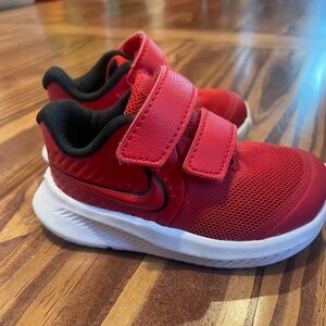 NIKE Star Runner Toddler Sneakers 4 Red Running Shoes Unisex Girls Boys